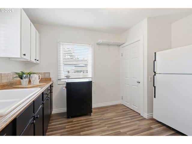 7930 Se OVERLAND St, Milwaukie, OR 97222