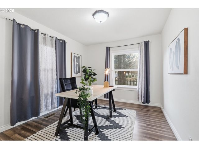 7930 Se OVERLAND St, Milwaukie, OR 97222