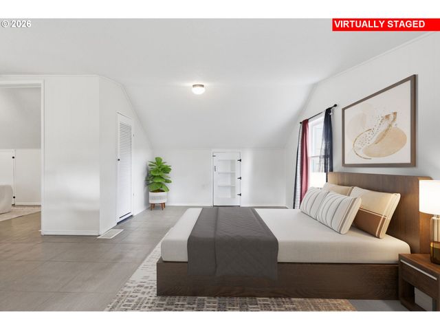 7930 Se OVERLAND St, Milwaukie, OR 97222