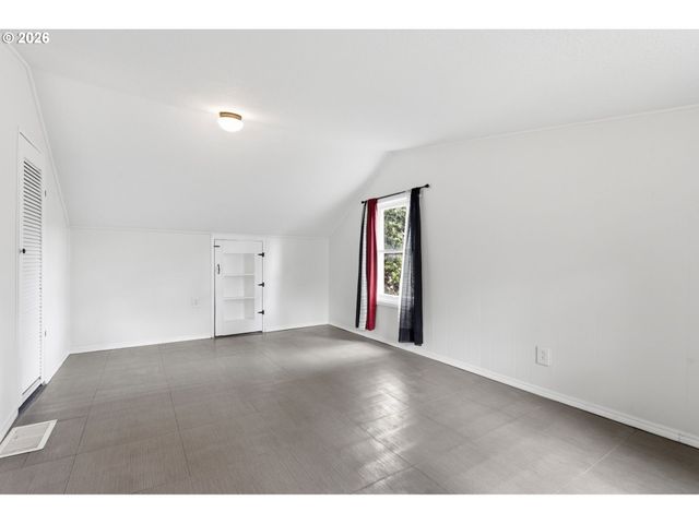 7930 Se OVERLAND St, Milwaukie, OR 97222