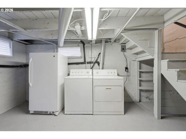 7930 Se OVERLAND St, Milwaukie, OR 97222