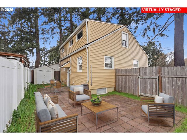 7930 Se OVERLAND St, Milwaukie, OR 97222