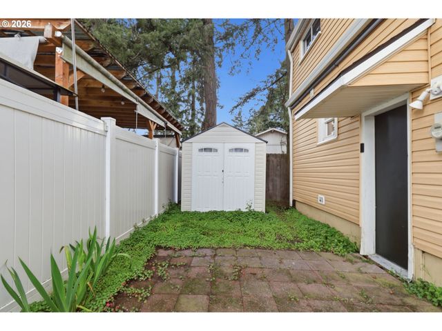 7930 Se OVERLAND St, Milwaukie, OR 97222