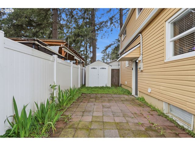 7930 Se OVERLAND St, Milwaukie, OR 97222