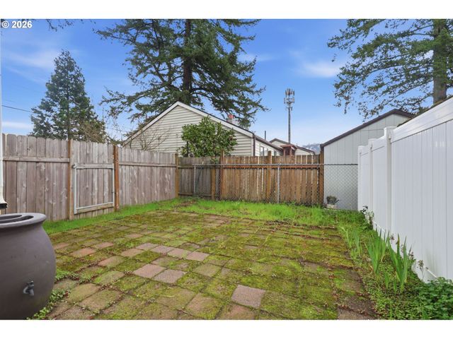 7930 Se OVERLAND St, Milwaukie, OR 97222