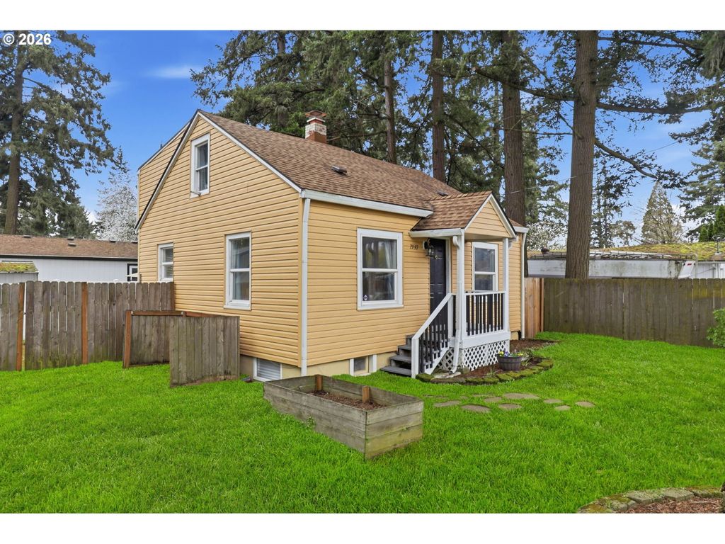 7930 Se OVERLAND St, Milwaukie, OR 97222