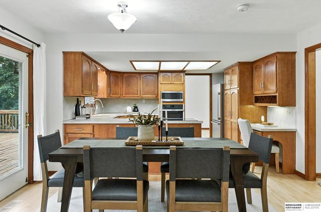 16557 Elm Street, Omaha, NE 68130