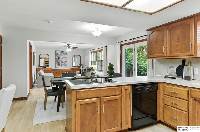 16557 Elm Street, Omaha, NE 68130