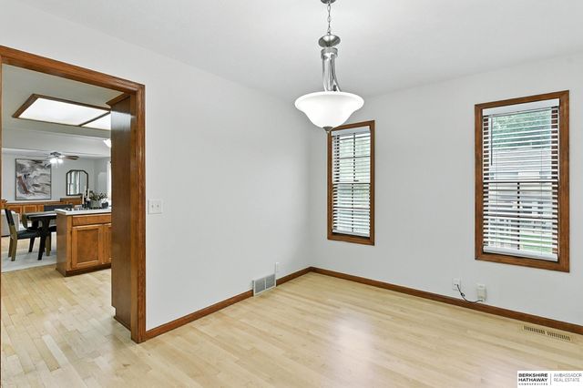 16557 Elm Street, Omaha, NE 68130