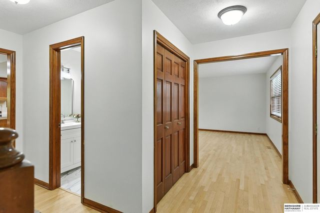 16557 Elm Street, Omaha, NE 68130