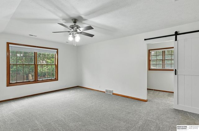 16557 Elm Street, Omaha, NE 68130