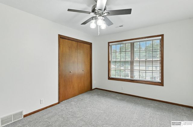 16557 Elm Street, Omaha, NE 68130