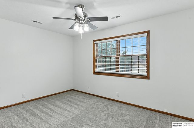 16557 Elm Street, Omaha, NE 68130