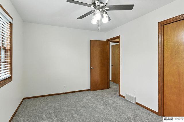 16557 Elm Street, Omaha, NE 68130