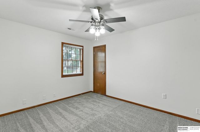 16557 Elm Street, Omaha, NE 68130