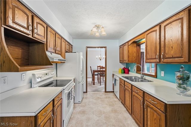 19407 Co Moor Boulevard, Strongsville, OH 44149