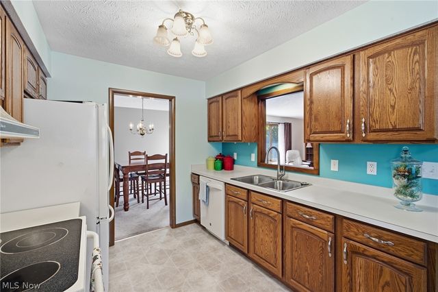 19407 Co Moor Boulevard, Strongsville, OH 44149
