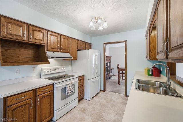 19407 Co Moor Boulevard, Strongsville, OH 44149