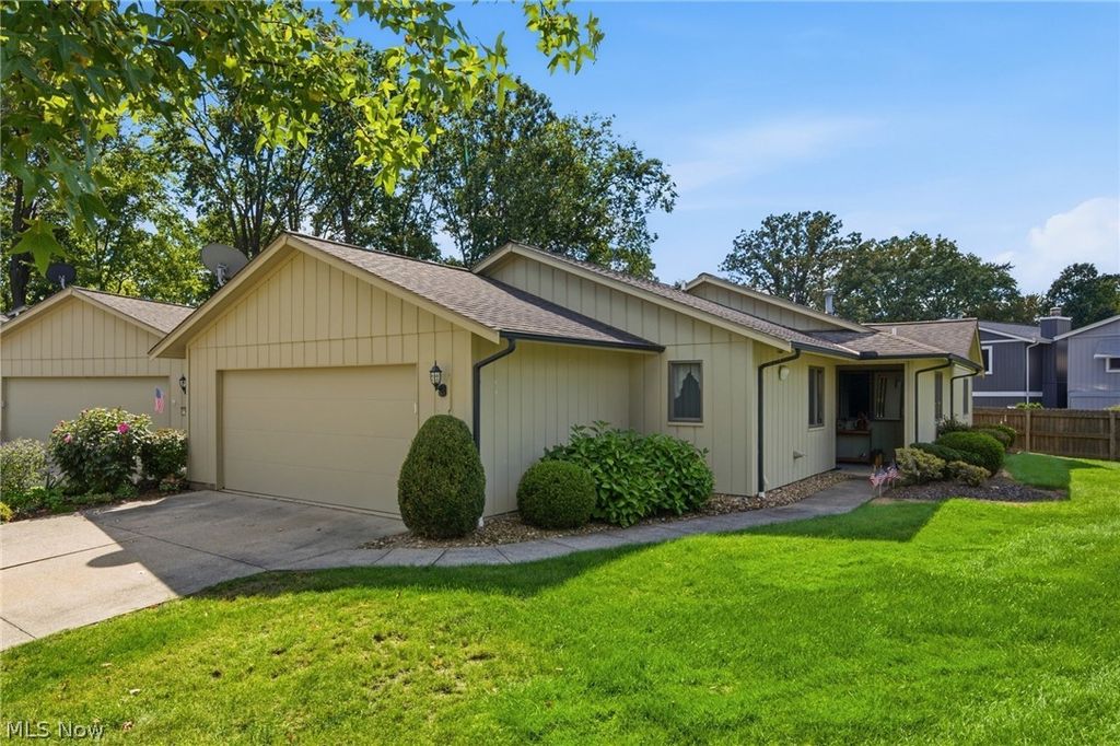 19407 Co Moor Boulevard, Strongsville, OH 44149