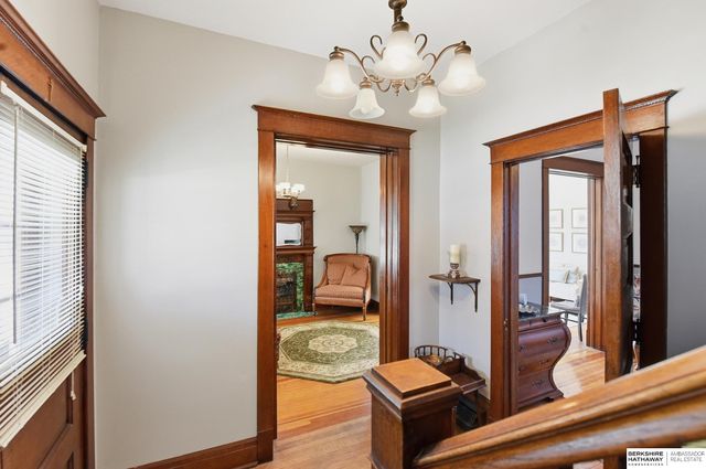136 N 40th Street, Omaha, NE 68131