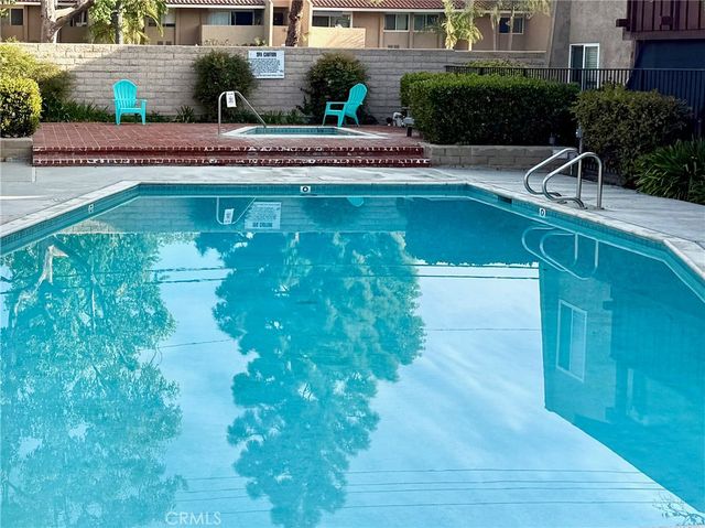 1000 W MacArthur 46, Santa Ana, CA 92707