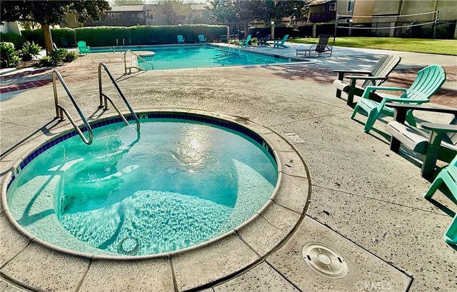 1000 W MacArthur 46, Santa Ana, CA 92707