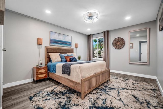 1000 W MacArthur 46, Santa Ana, CA 92707