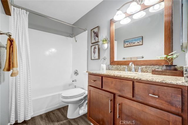 1000 W MacArthur 46, Santa Ana, CA 92707