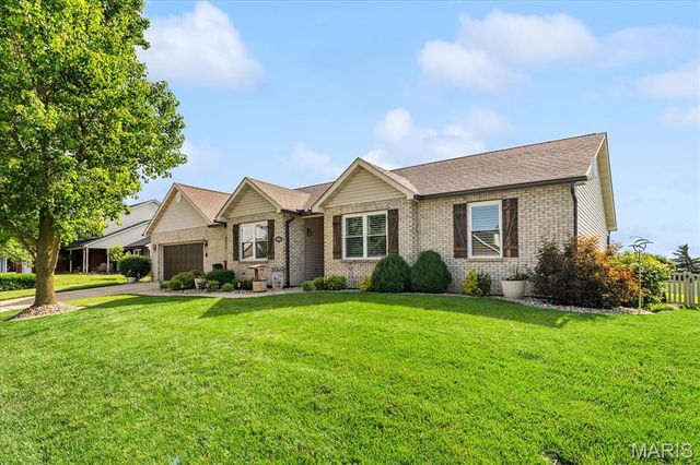 4916 Granite Drive, Smithton, IL 62285