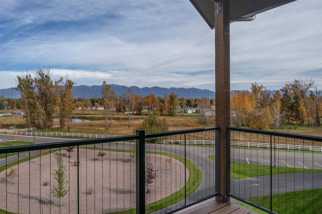 100 Woodlands Way P404, Kalispell, MT 59901 photo 2