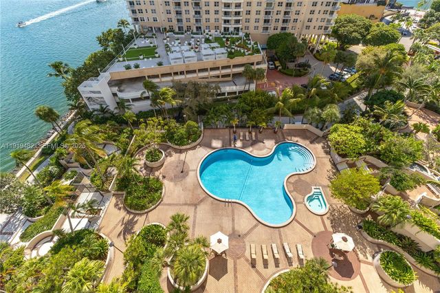 520 Brickell Key Dr A1207, Miami, FL 33131