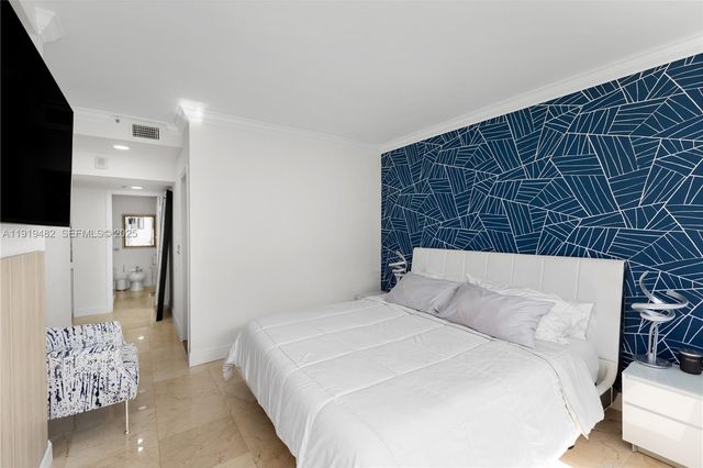 520 Brickell Key Dr A1207, Miami, FL 33131