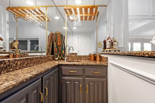 5835 Mapleshade Lane, Dallas, TX 75252