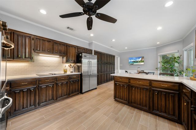 5835 Mapleshade Lane, Dallas, TX 75252