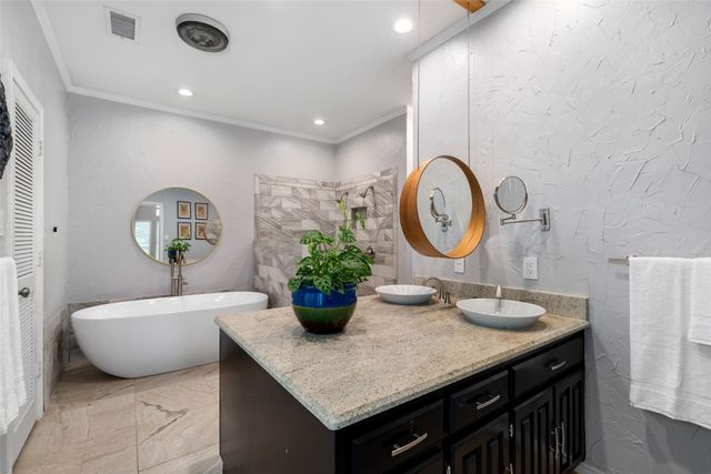 5835 Mapleshade Lane, Dallas, TX 75252