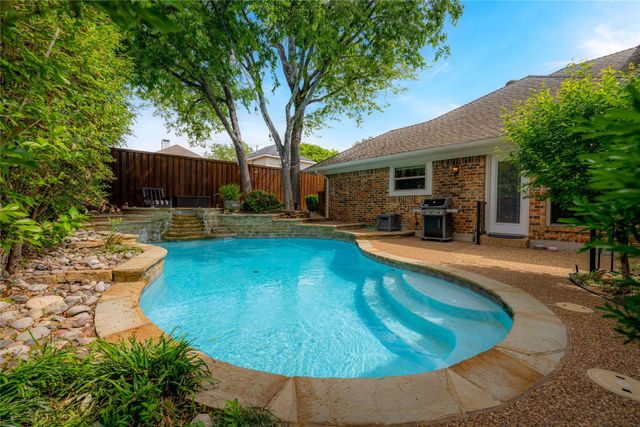 5835 Mapleshade Lane, Dallas, TX 75252
