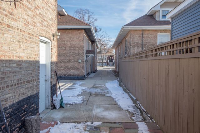 2418 Oak Park Avenue, Berwyn, IL 60402