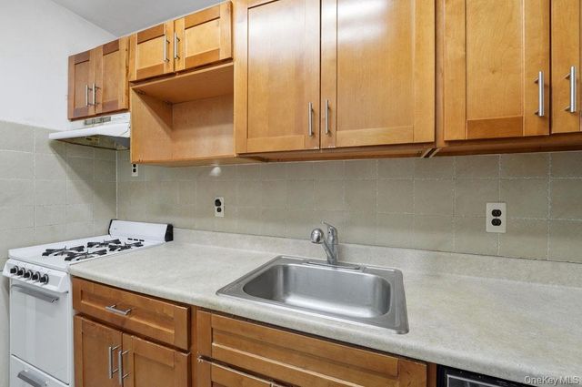 52-40 39th Drive 2B, Woodside, NY 11377