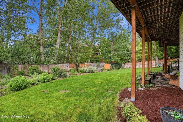 3827 E BELLERIVE LN, Spokane, WA 99223