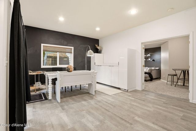 3827 E BELLERIVE LN, Spokane, WA 99223