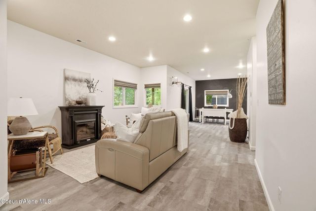 3827 E BELLERIVE LN, Spokane, WA 99223