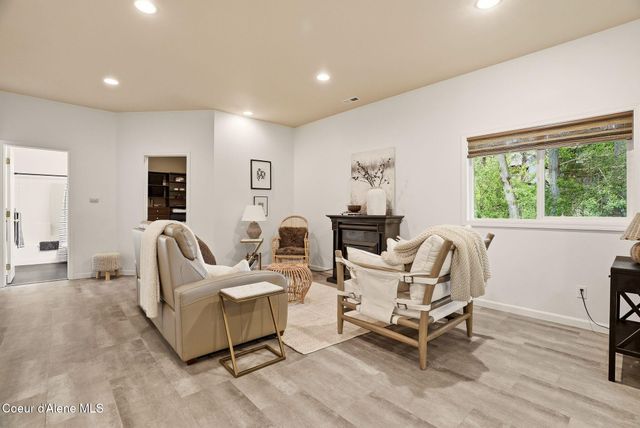 3827 E BELLERIVE LN, Spokane, WA 99223