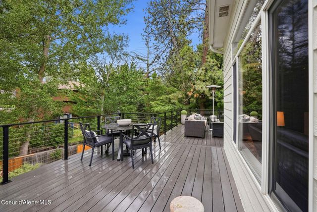 3827 E BELLERIVE LN, Spokane, WA 99223