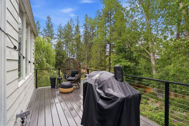 3827 E BELLERIVE LN, Spokane, WA 99223