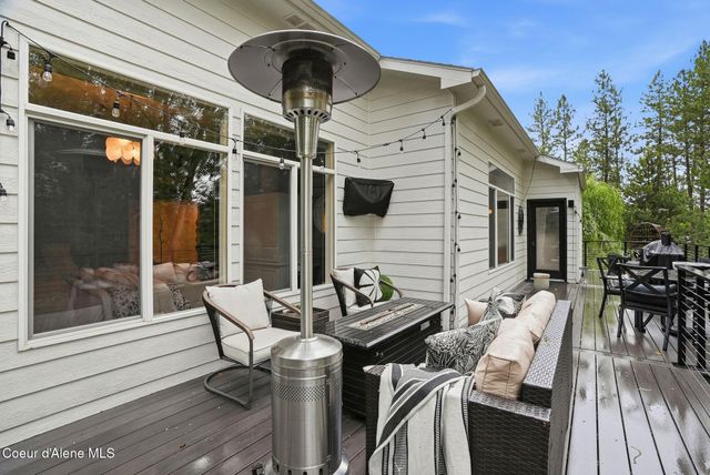 3827 E BELLERIVE LN, Spokane, WA 99223