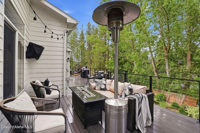 3827 E BELLERIVE LN, Spokane, WA 99223