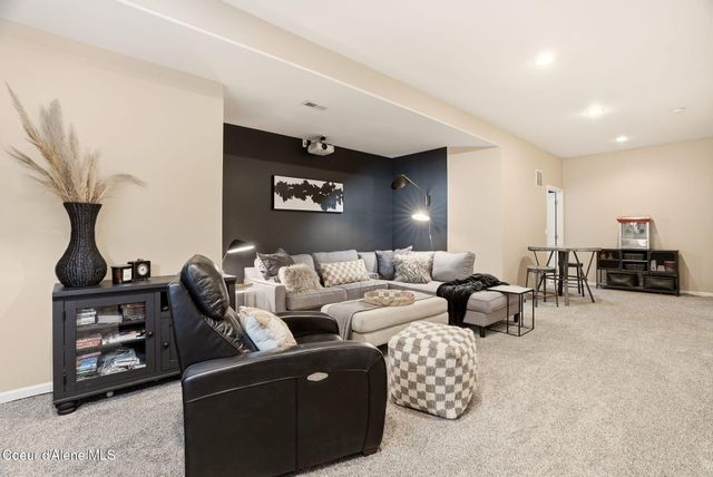3827 E BELLERIVE LN, Spokane, WA 99223