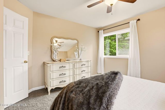 3827 E BELLERIVE LN, Spokane, WA 99223