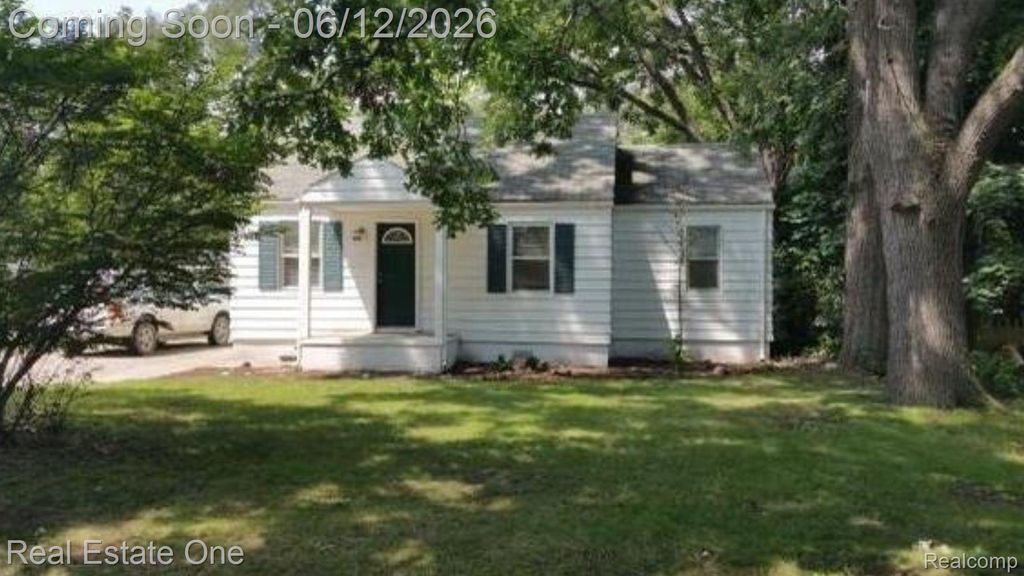 21175 Seminole Street, Southfield, MI 48033