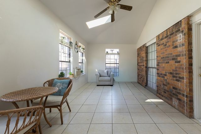 2721 W Oakdale Road, Irving, TX 75060